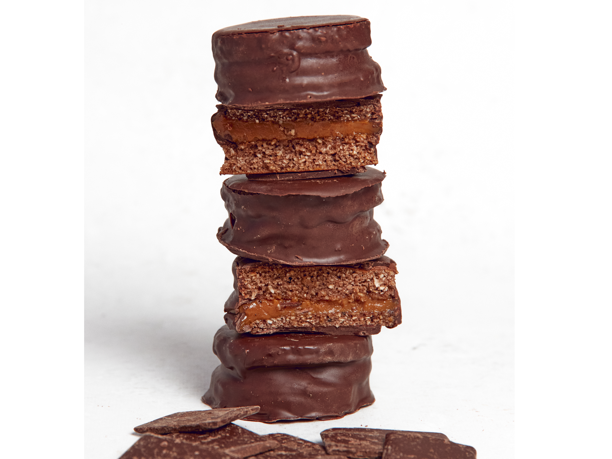 Alfajor negro de almendras