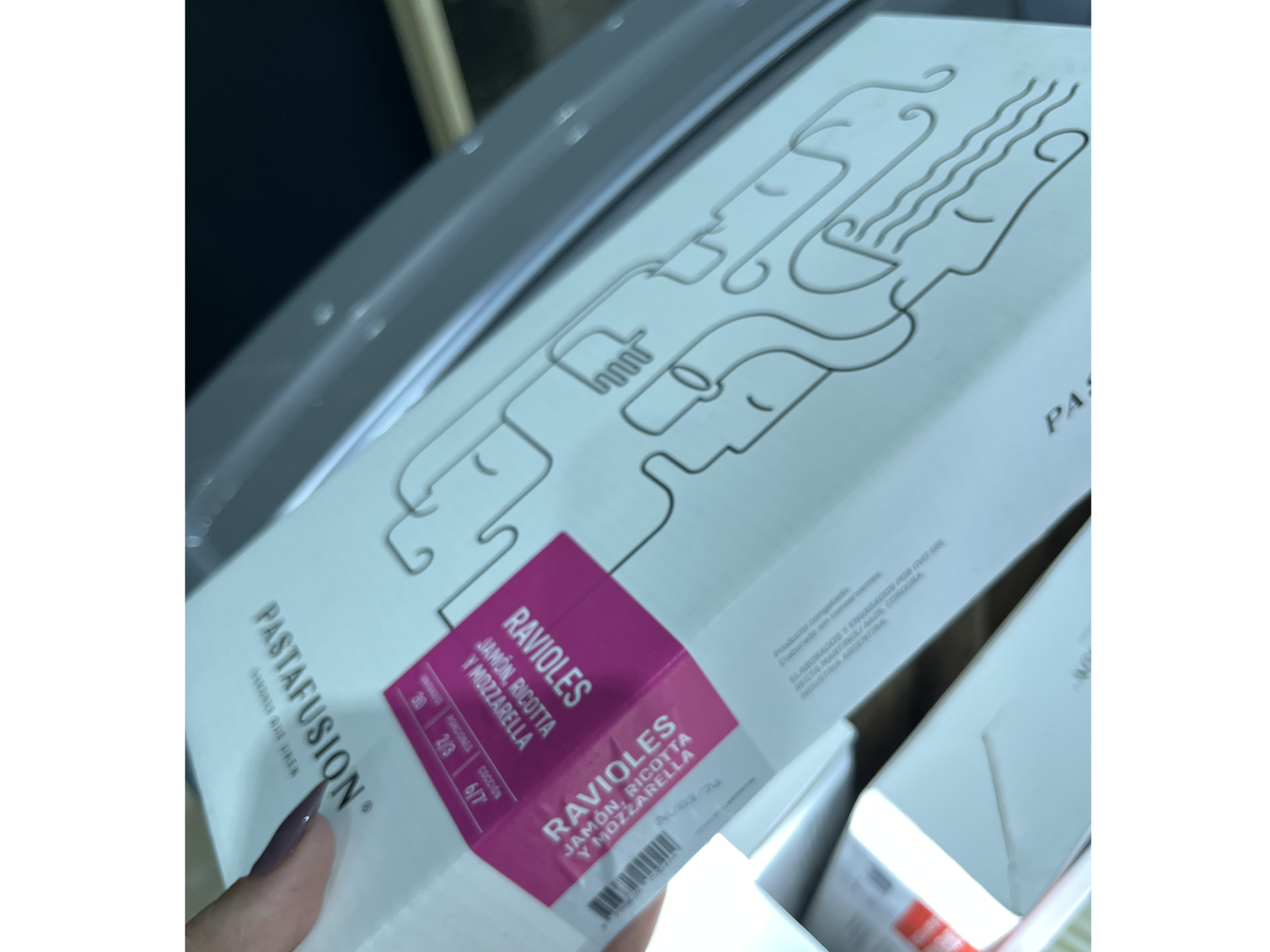 RAVIOLES DE JAMON Y MUZZARELA