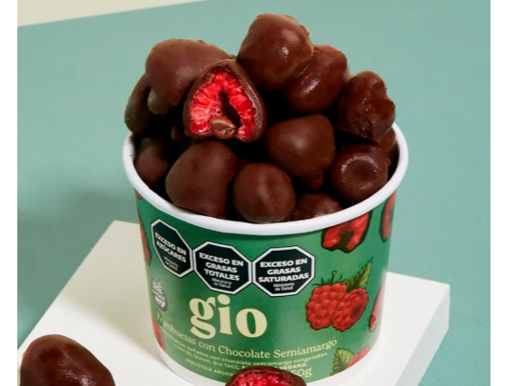 Frambuesas bañadas en chocolate semiamargo