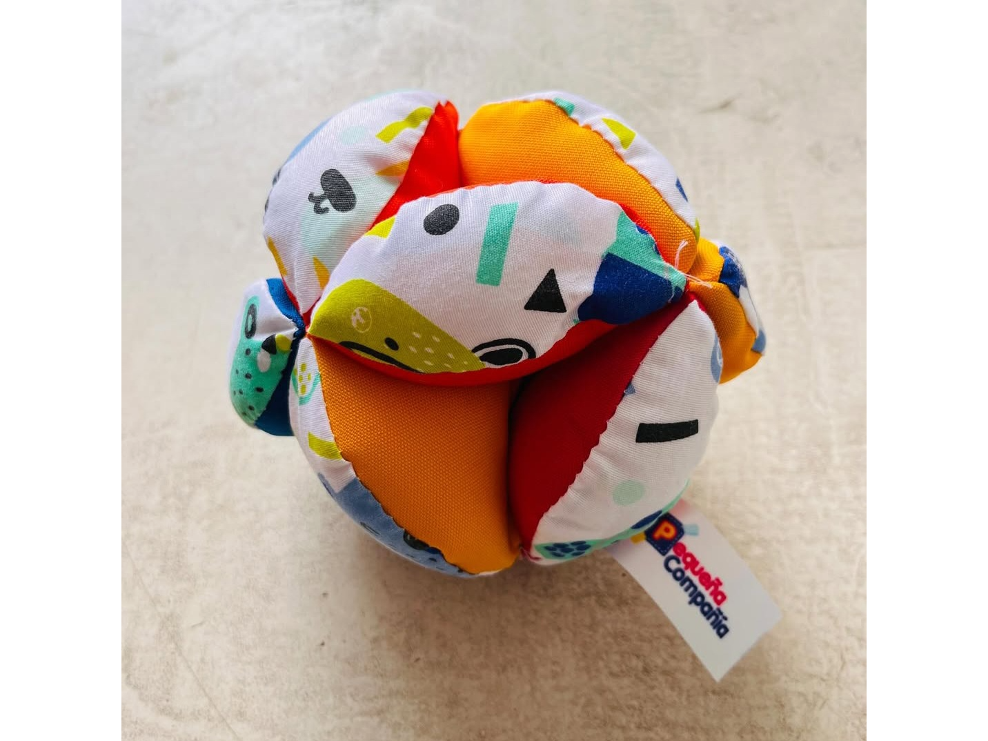 Pelota tipo Montessori