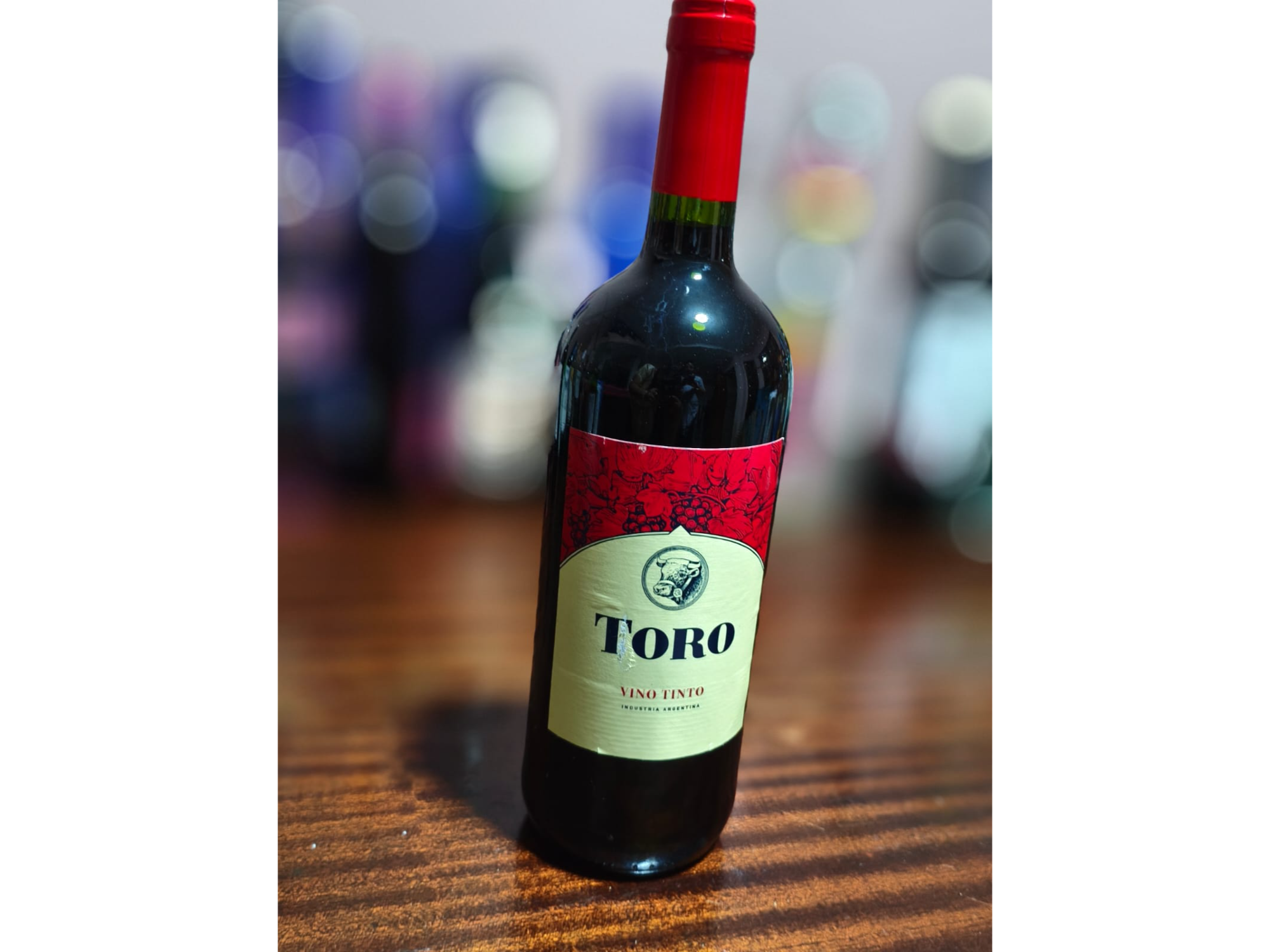 Toro tinto botellon