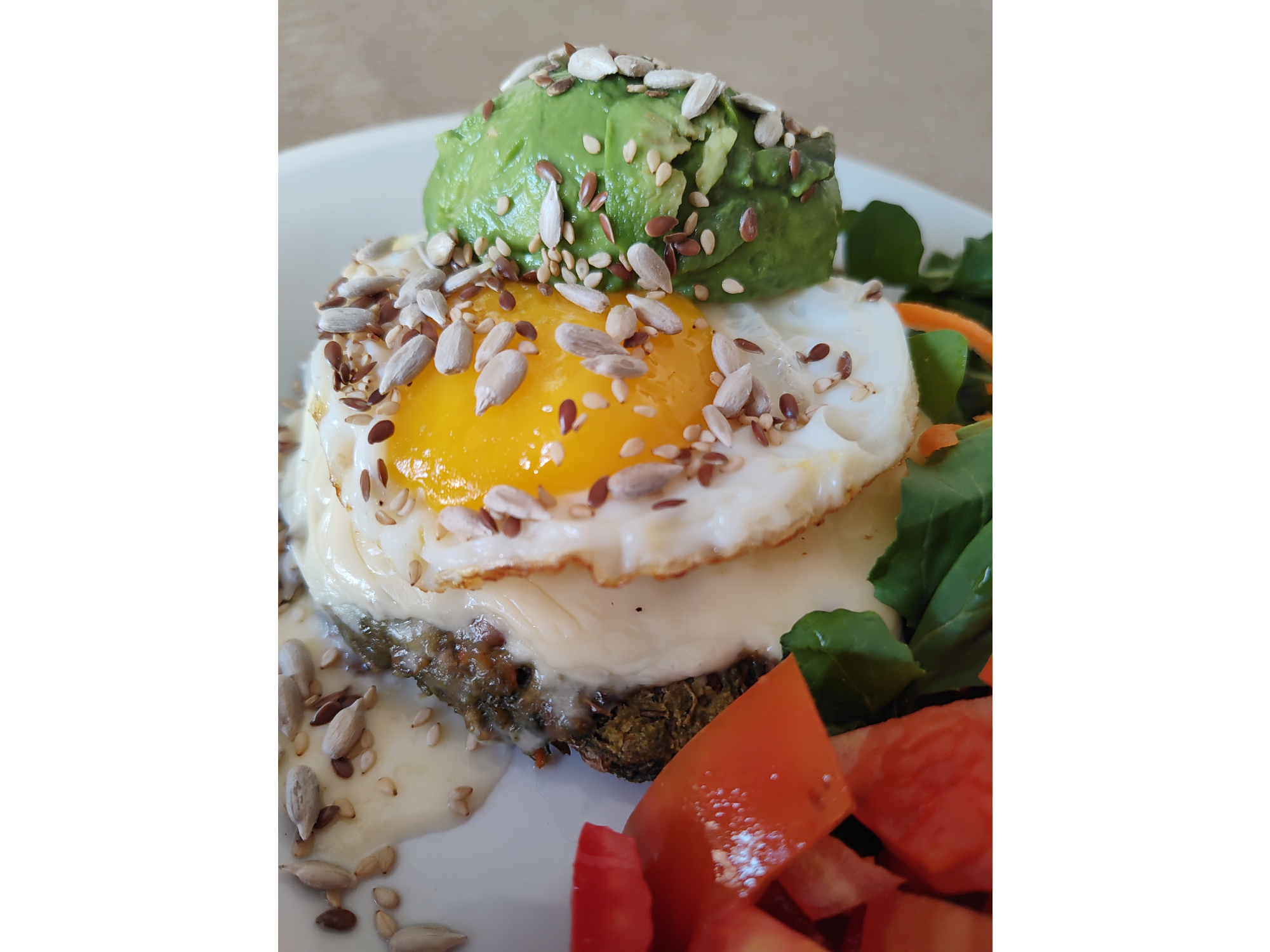 HAMBURGUESAS DE LENTEJAS CON PALTA