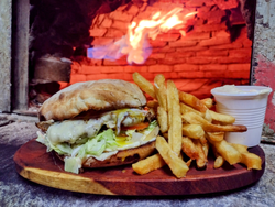 2 Hamburguesas Completas 2 Medallones con papas