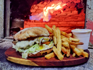 Burger Completa 1 Medallón con Pan de Papa + papas de SILVESTRE