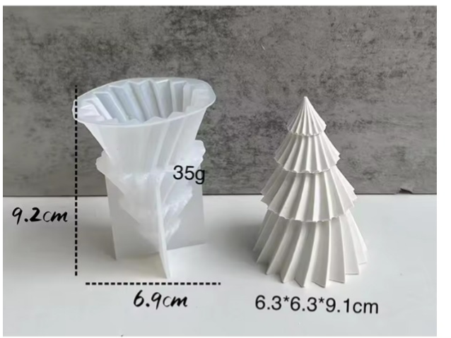 Árbol de Navidad con rayas y 4 capas