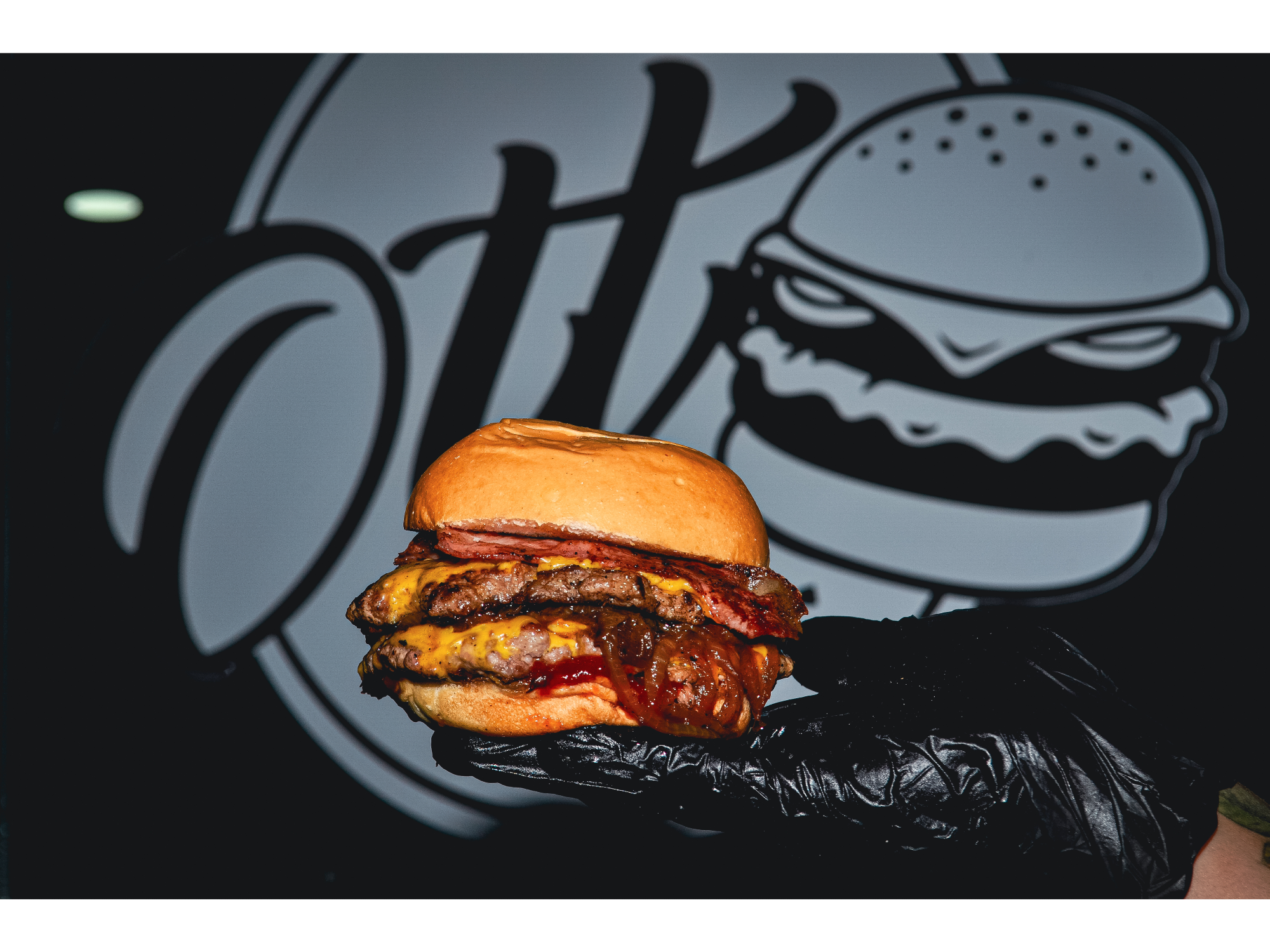 2  "Triple Otto" con papas