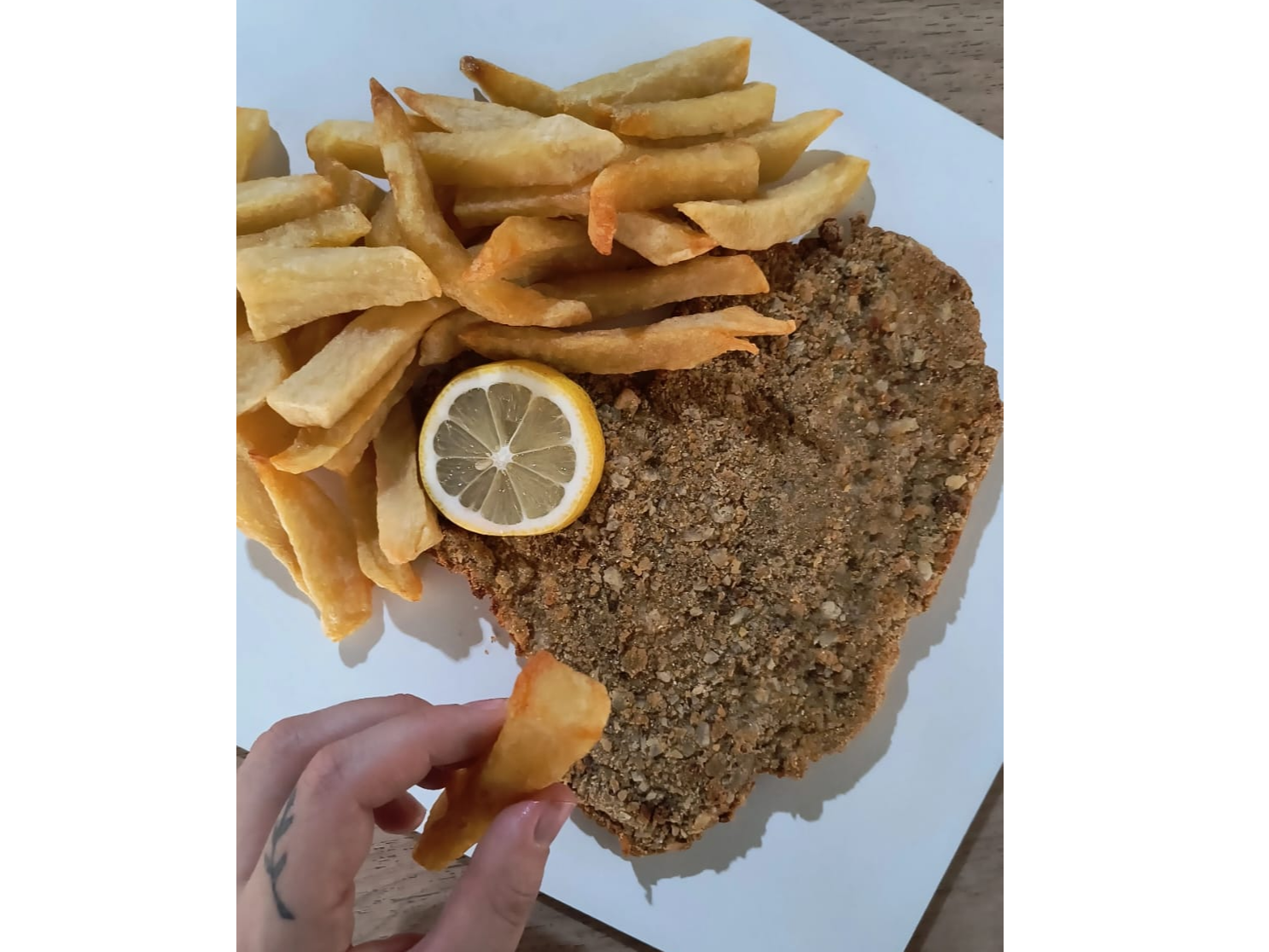 MILANESA AL PLATO CON GUARNICION
