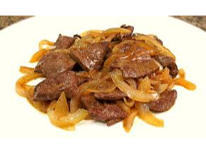 BIFE DE HIGADO CON CEBOLLA Y GUARNICION