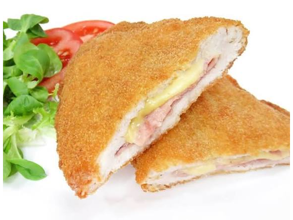 MILANESA DE POLLO (Casera) RELLENA DE JAMON Y QUESO CON GUARNICION