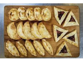 3 EMPANADAS + AGUA SABORIZADA DE 500ML (Copia)