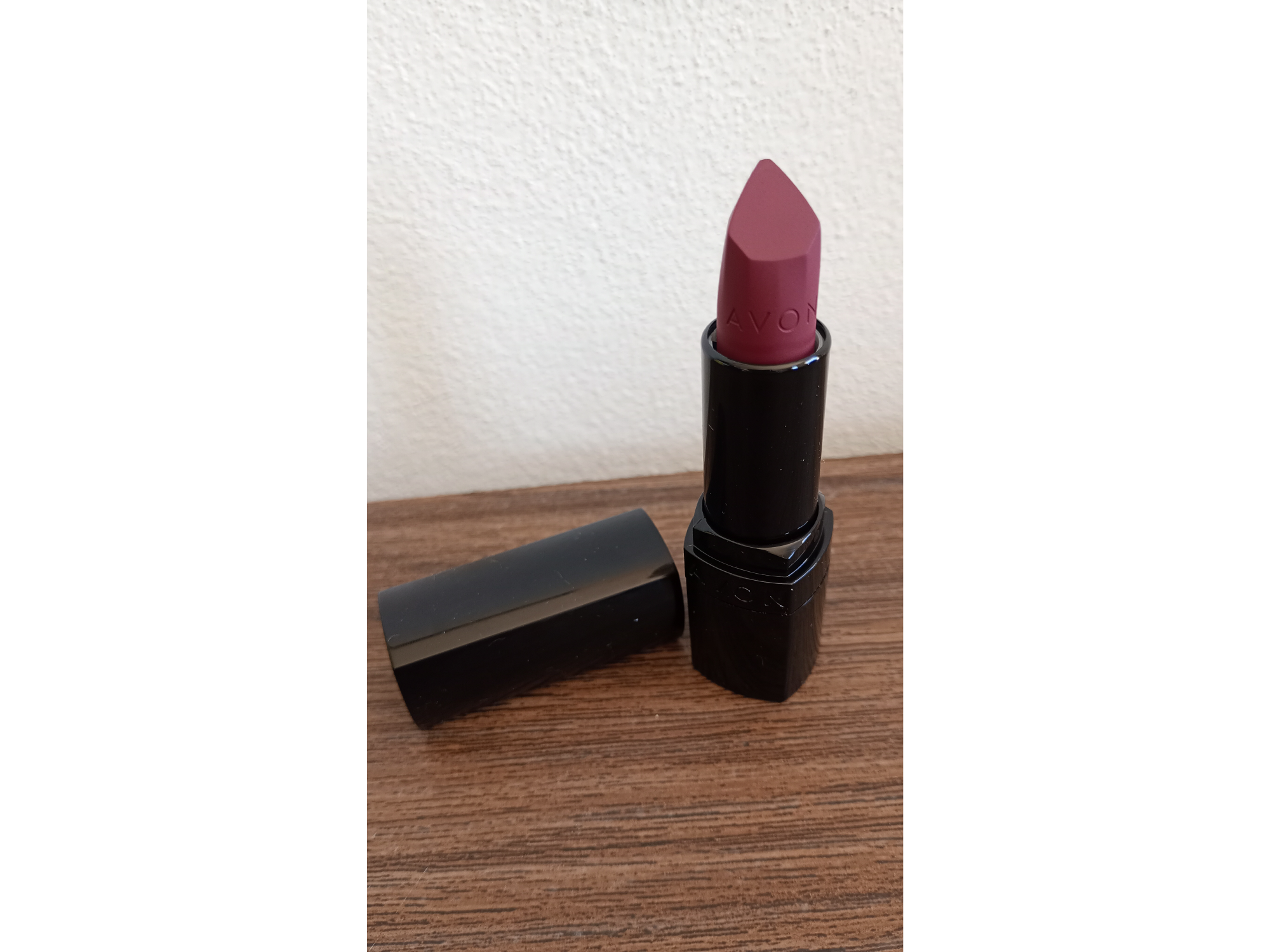 Labial ULTRA MATTE Avon (sunkissed grape)
