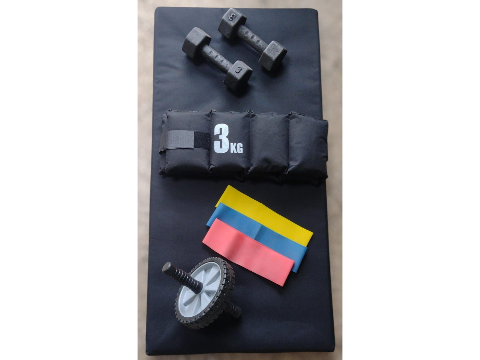 Combo: colchoneta 4 mm + rueda abdominal + bandas circulares reforzadas + 2 mancuernas fundición 3 kg cada una + tobillera 3 kg