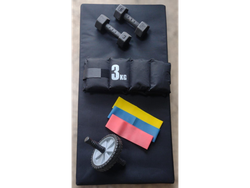 Combo: colchoneta 4 mm + rueda abdominal + bandas circulares reforzadas + 2 mancuernas fundición 3 kg cada una + tobillera 3 kg