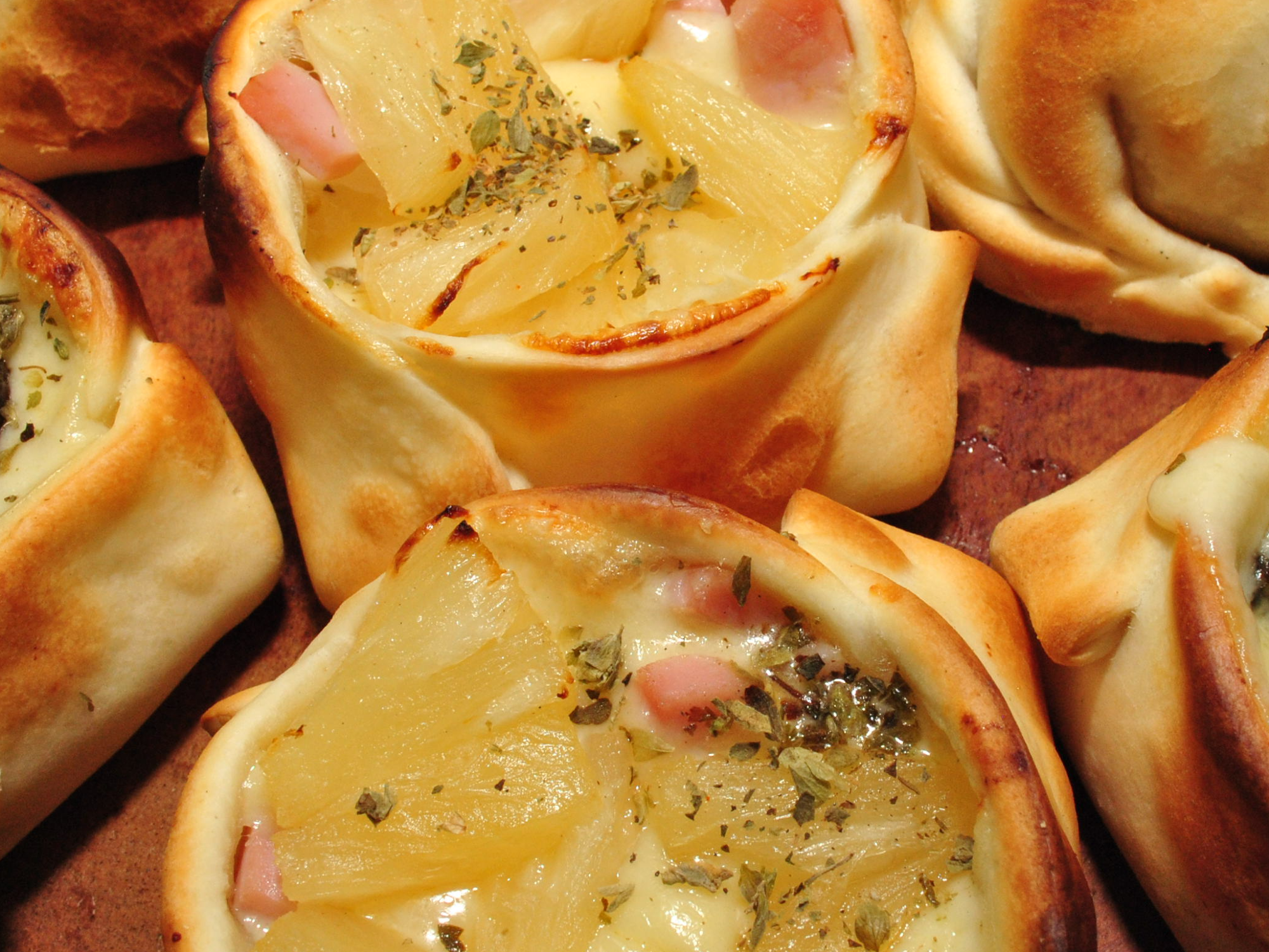 Jamón, queso y ananá.