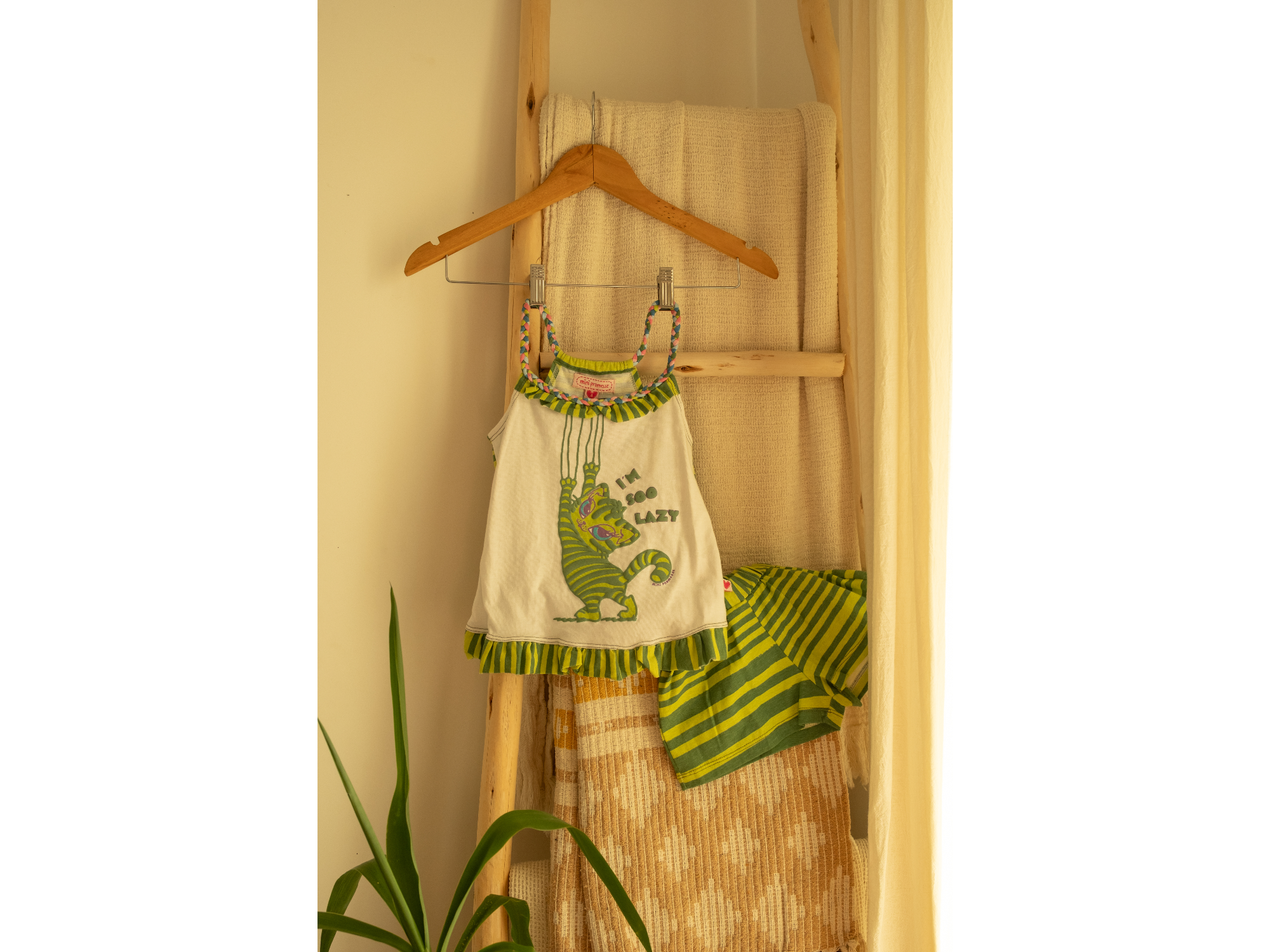 Pijamita Im too Lazy