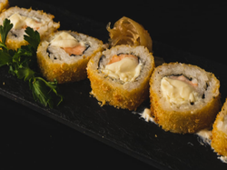 HUANG- Lango, Palta, Queso Phila y Caviar