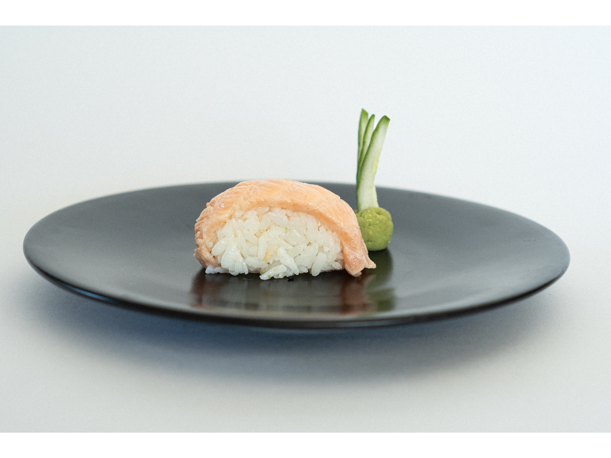 Nigiri de salmón acevichado x 6