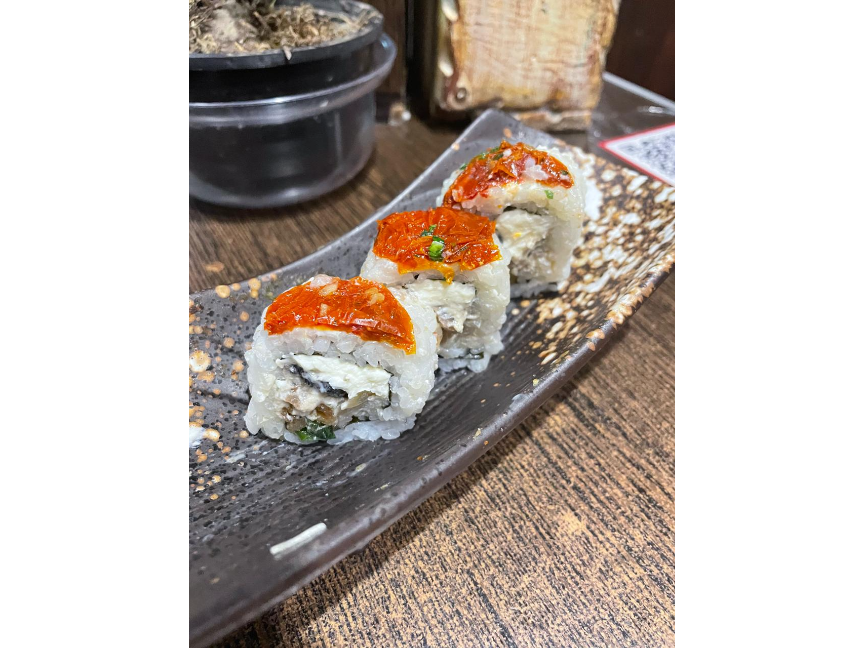 CHORCHI - Mouse de girgola, verdeo en tempura, queso Phila, tomate saborizado.