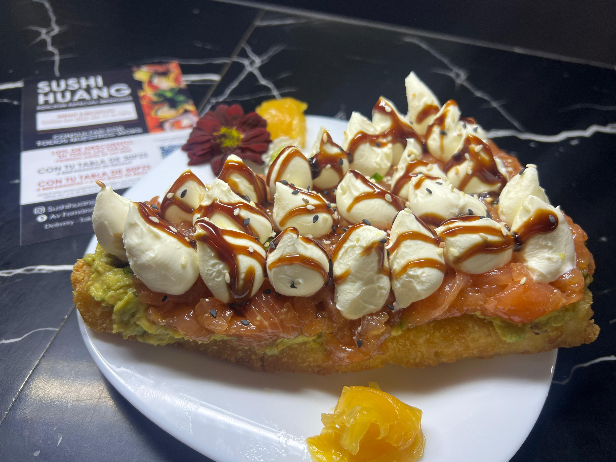 SUSHI PIZZA DE SALMÓN