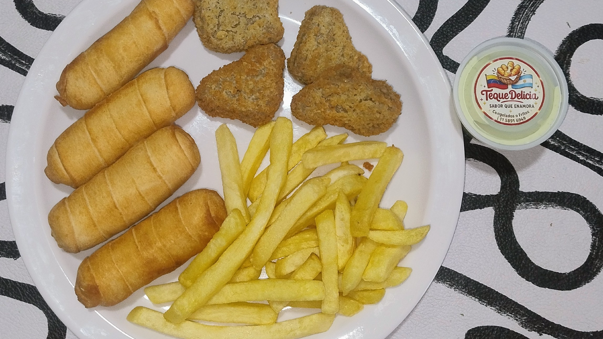 Cómmo Nuggets,  Papas Fritas y Tequeños