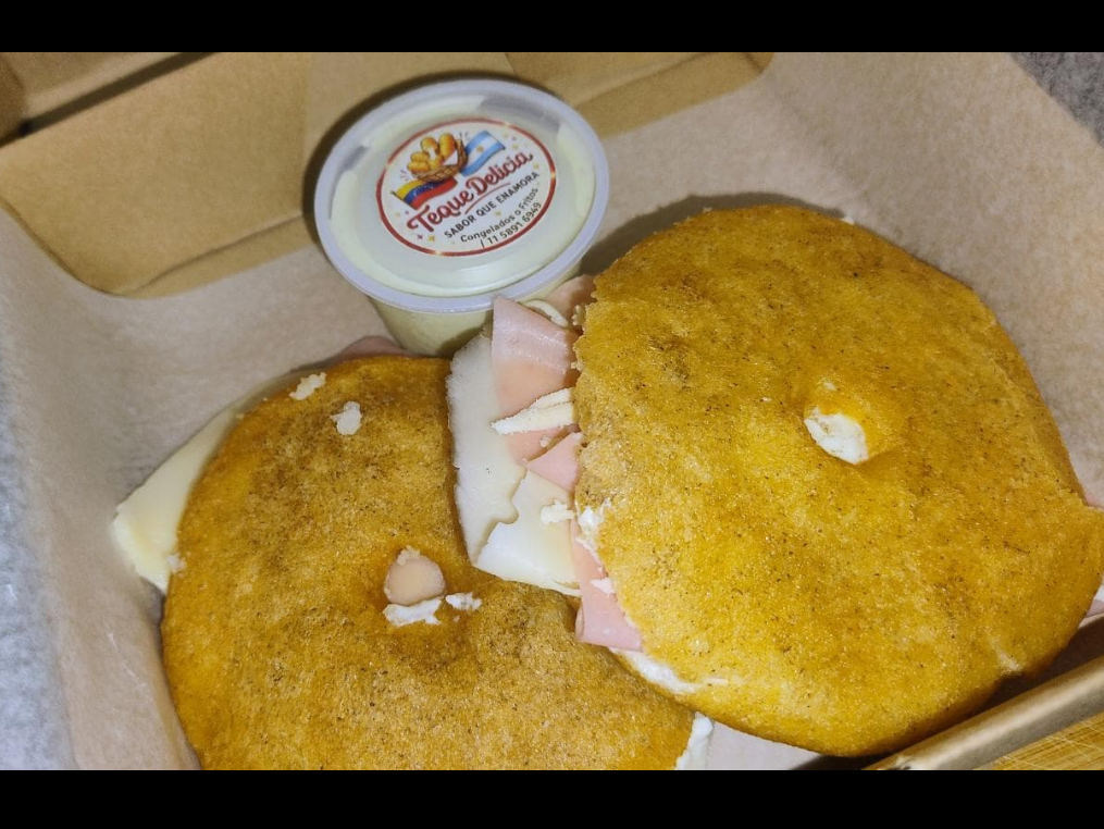 Arepas fritas de Jamón y Queso