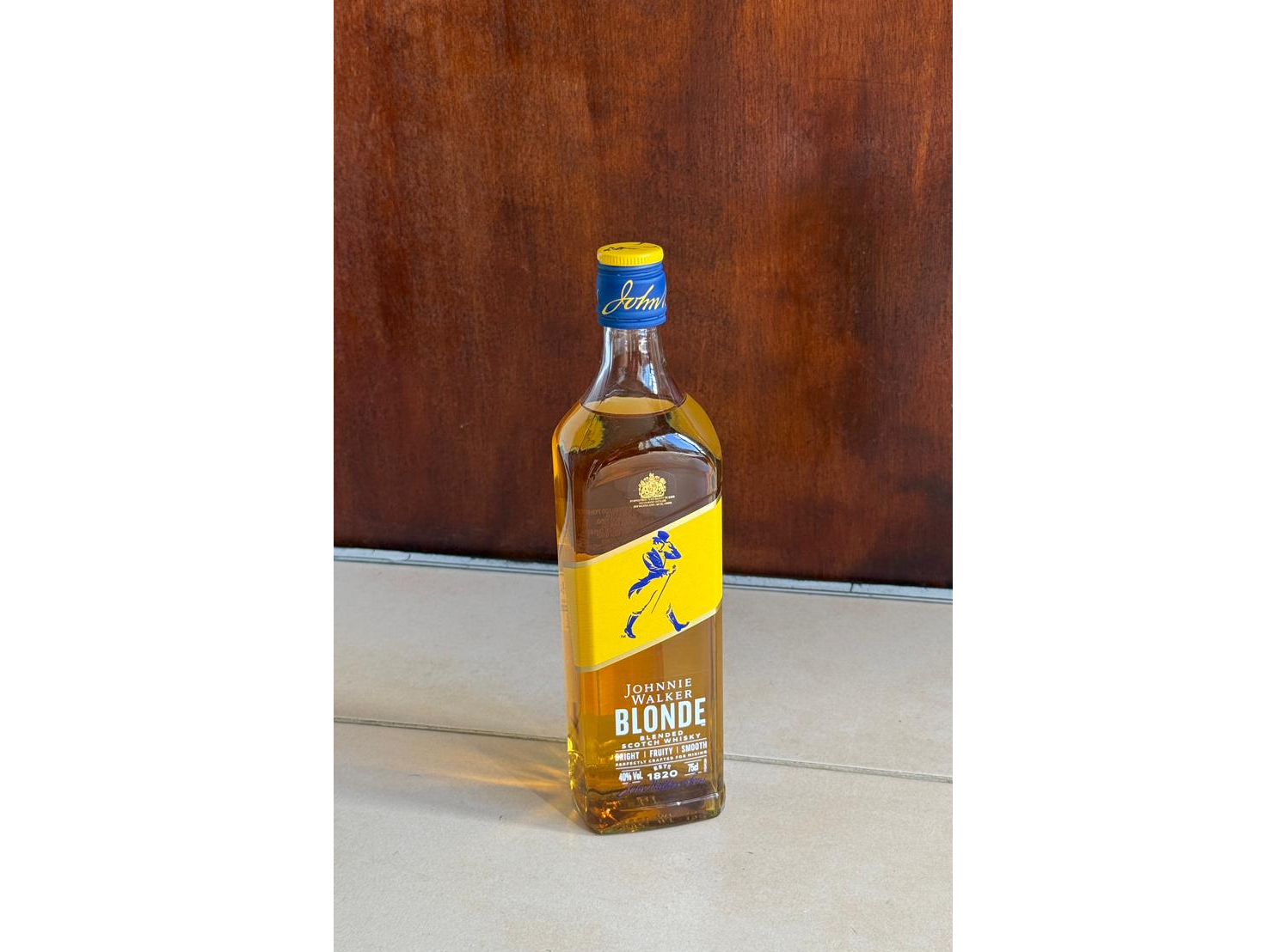 J. WALKER BLONDE - 750 ML