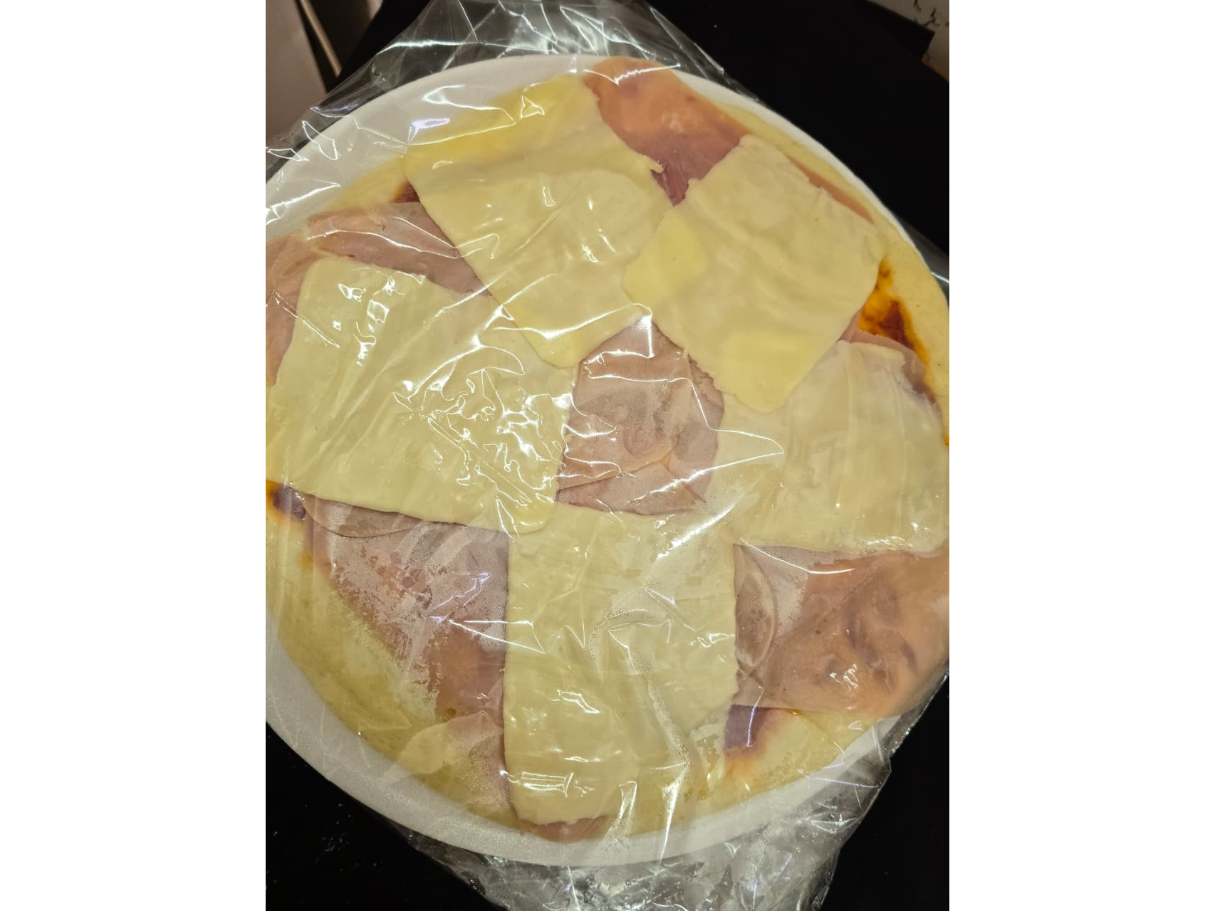 Pizza con Jamón y Queso