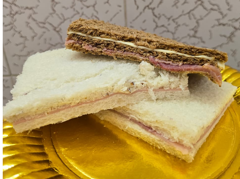 Miga negro: Jamón y queso
