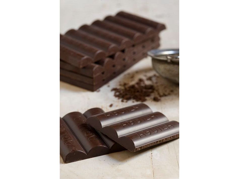 Barras de chocolate aguila semiamargo Arcor