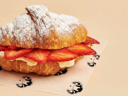 Croissant de Frutillas y Crema