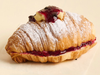 Croissant con Mermelada de Frutos Rojos y Crema Pastelera