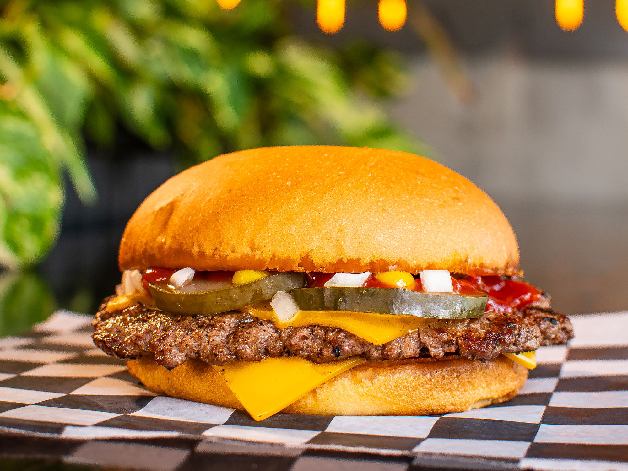 CUARTO DE INC de Burger Inc Tejeda