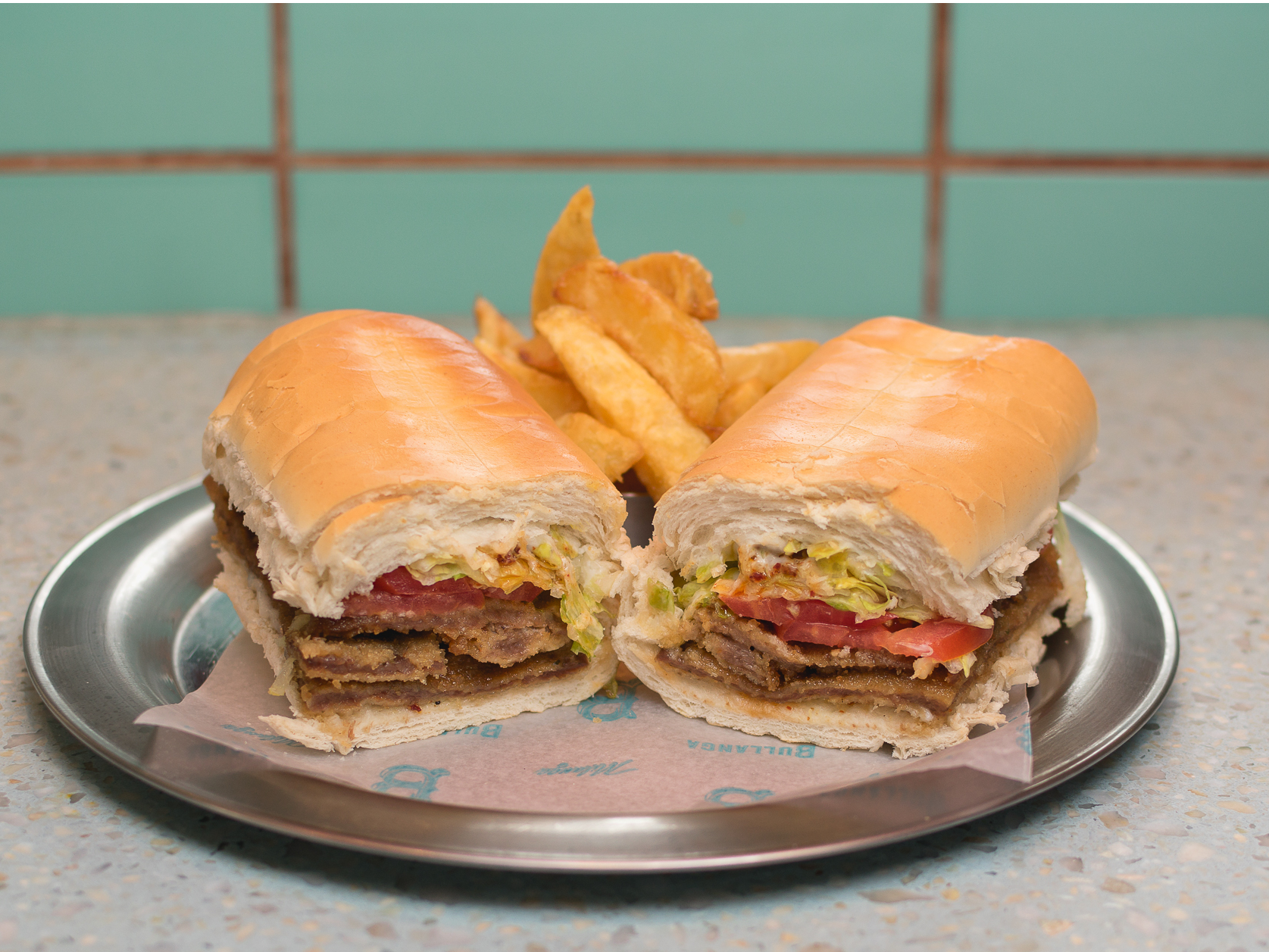 LUNES: MILANGA DE TERNERA SIMPLE + BEBIDA