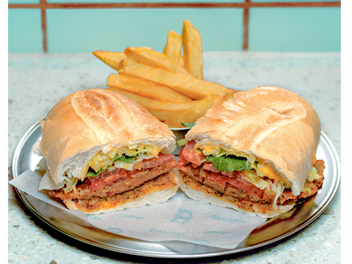 VIERNES: MILANGA DE ARROZ YAMANÍ Y LENTEJAS + BEBIDA