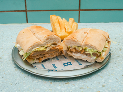 SÁBADO: MILANGA DE CERDO + BEBIDA