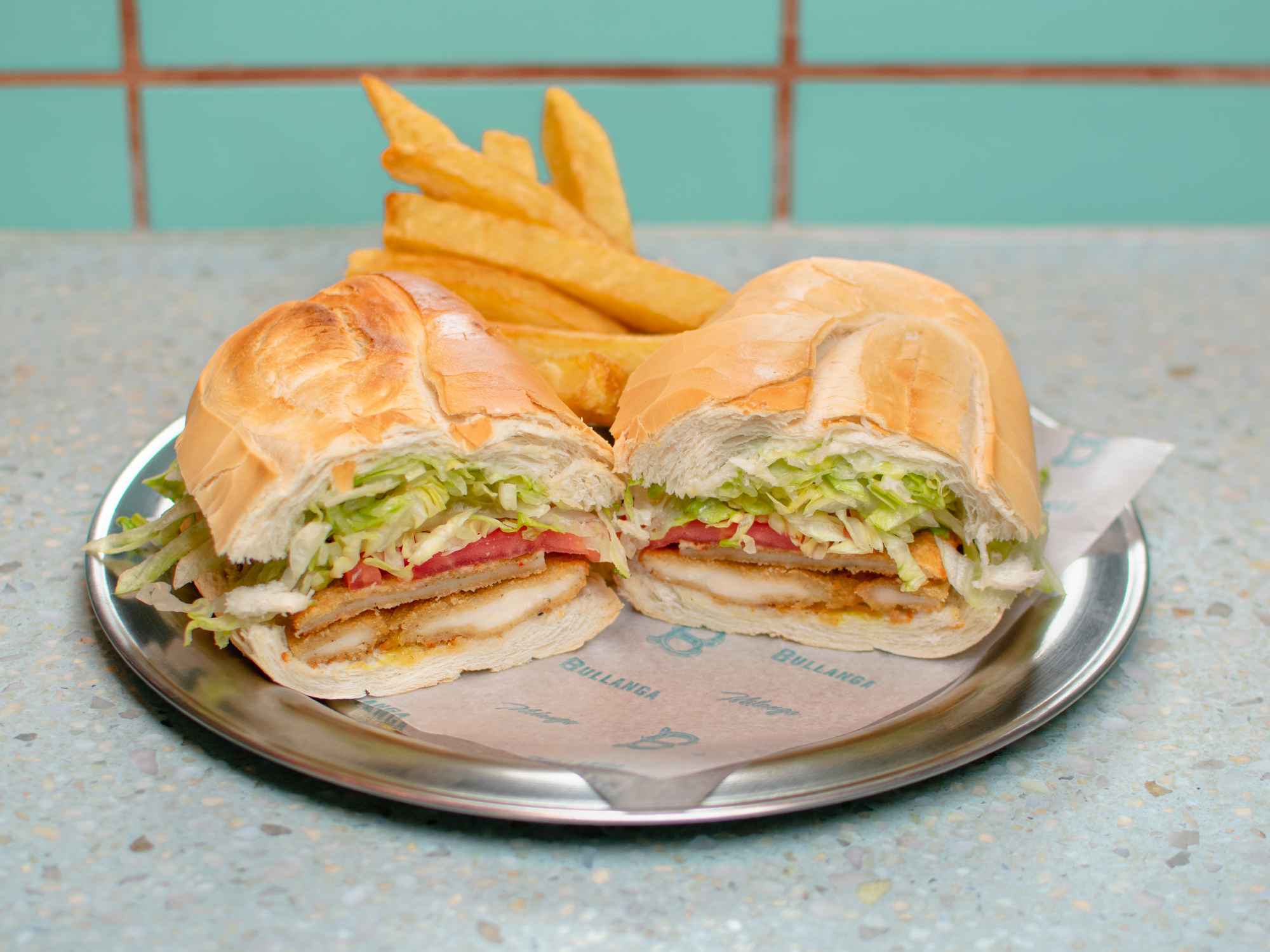 MIÉRCOLES: MILANGA DE POLLO SIMPLE + BEBIDA