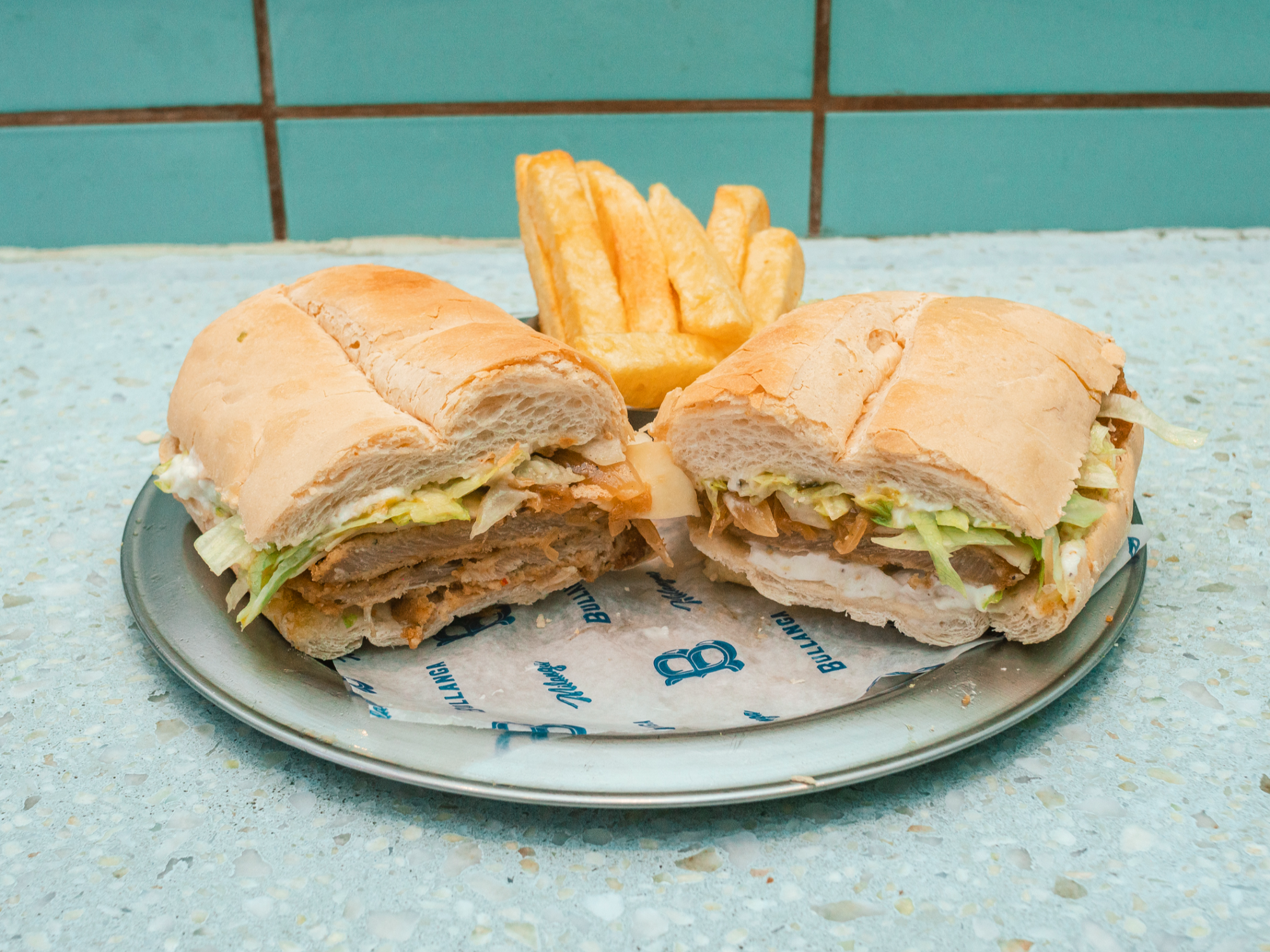 SÁBADO: MILANGA DE CERDO + BEBIDA