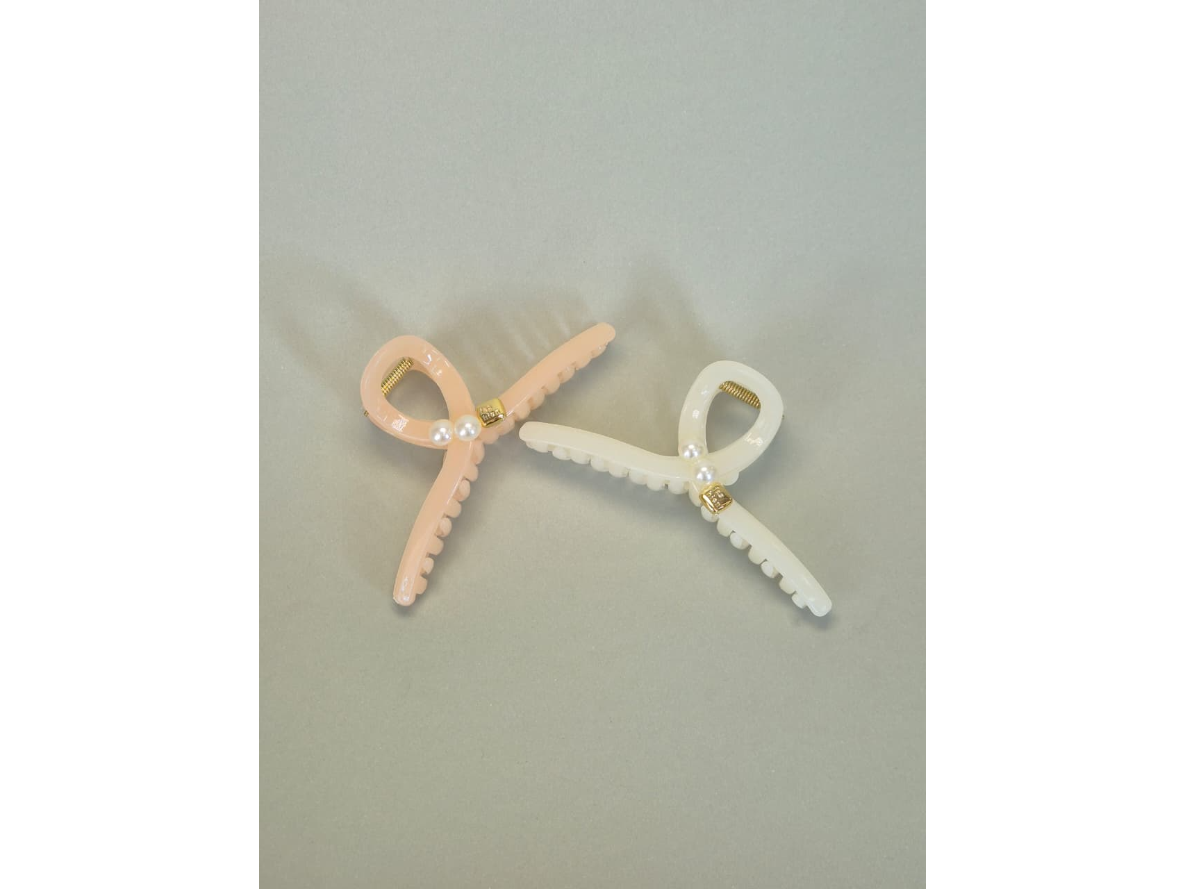 BROCHES PARA EL CABELLO (COLOR BLANCO  MCN-04649