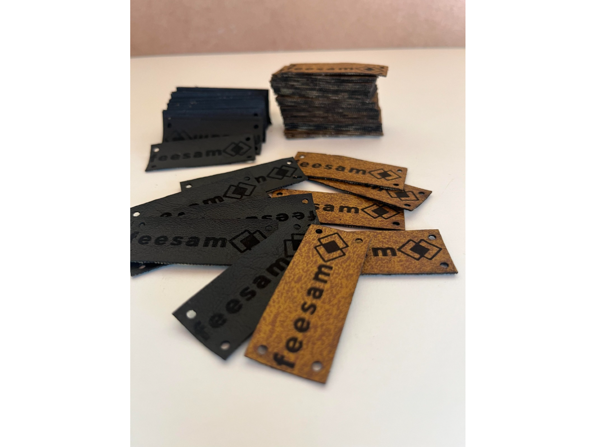 ETIQUETAS DE ECOCUERO MUESTRAS