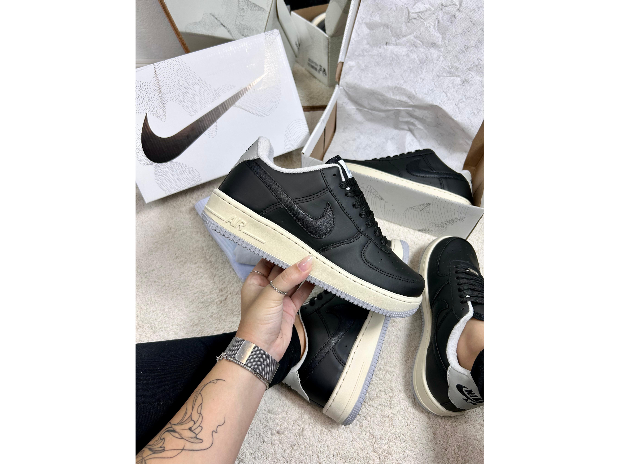 NIKE AIR FORCE NEGRO/GRIS