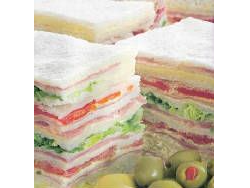 Queso jamón tomate lechuga y huevo