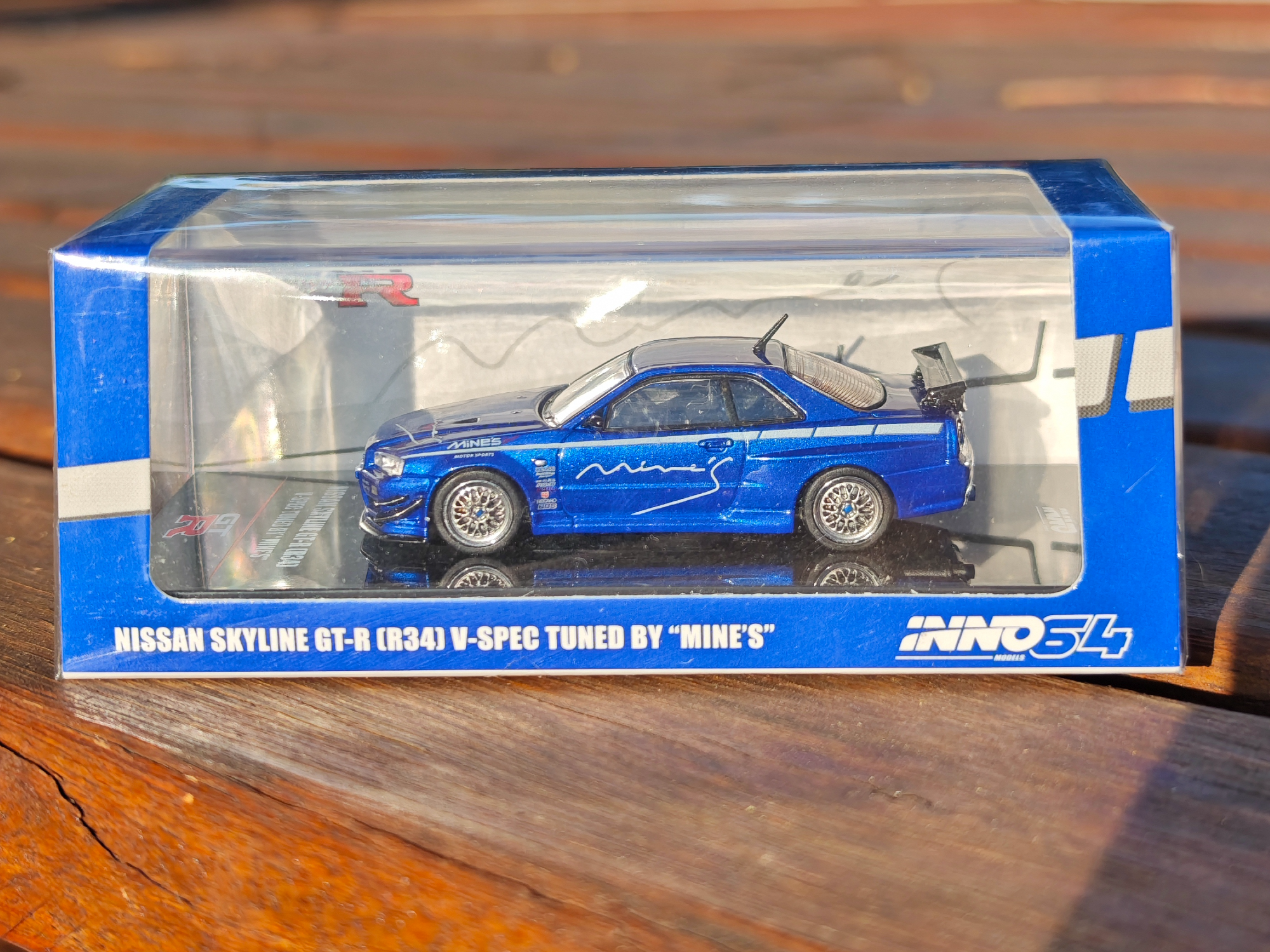 Nissan skyline GT-R R33 tuned by mine's azul