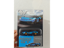 Lamborghini Aventador SVJ 63 azul