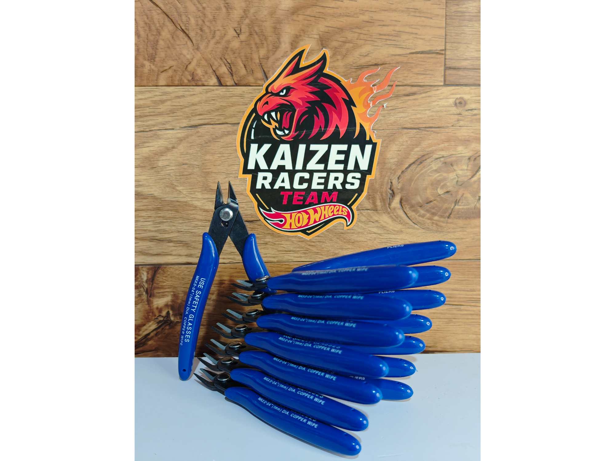 Alicates para corte de ejes de autos escala 1:64