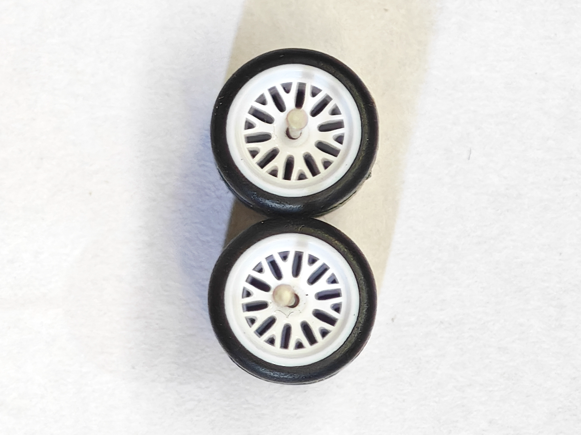 Ruedas de Goma basicas tipo Y blancas