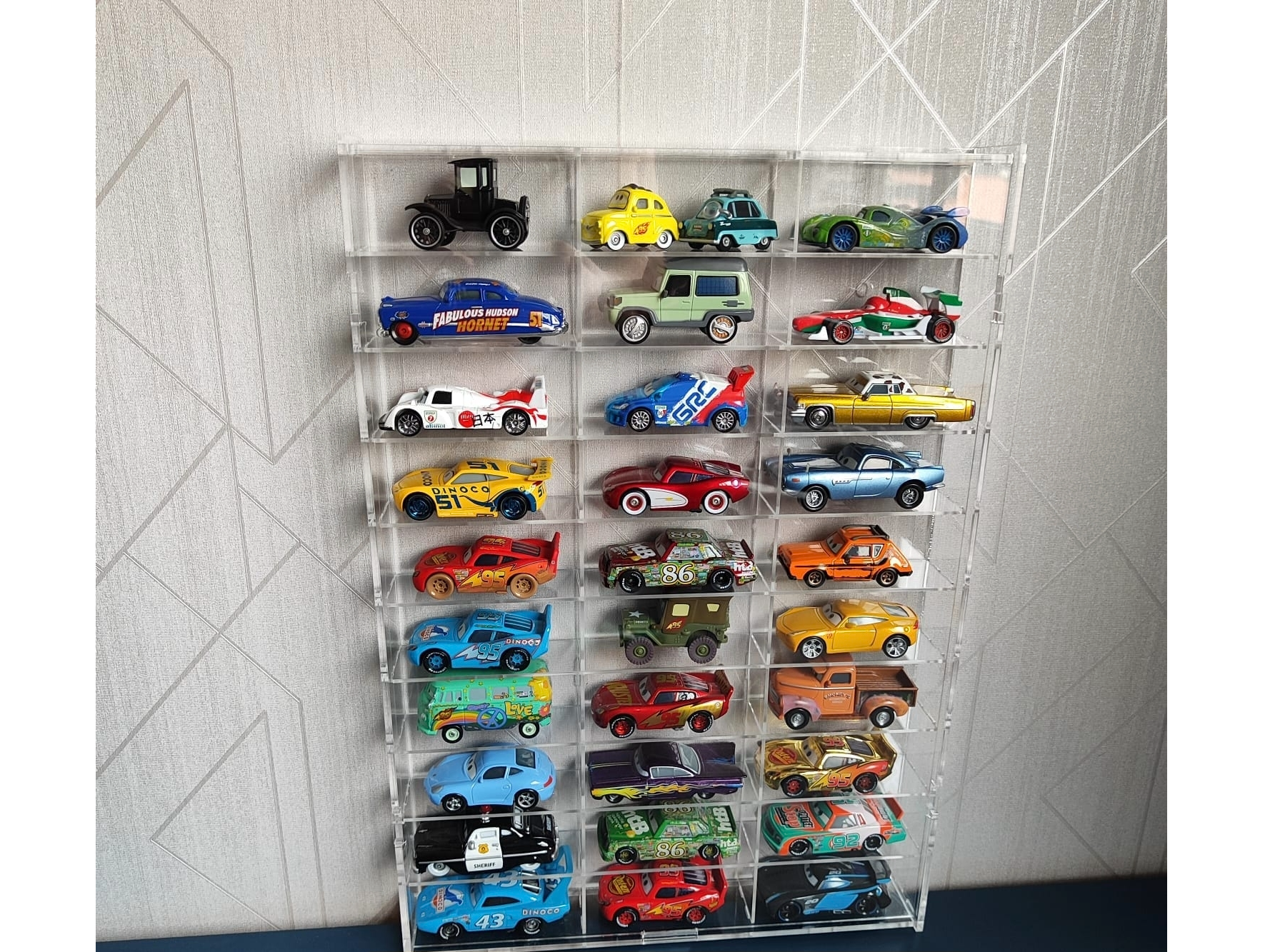 Expositor para 30 autos