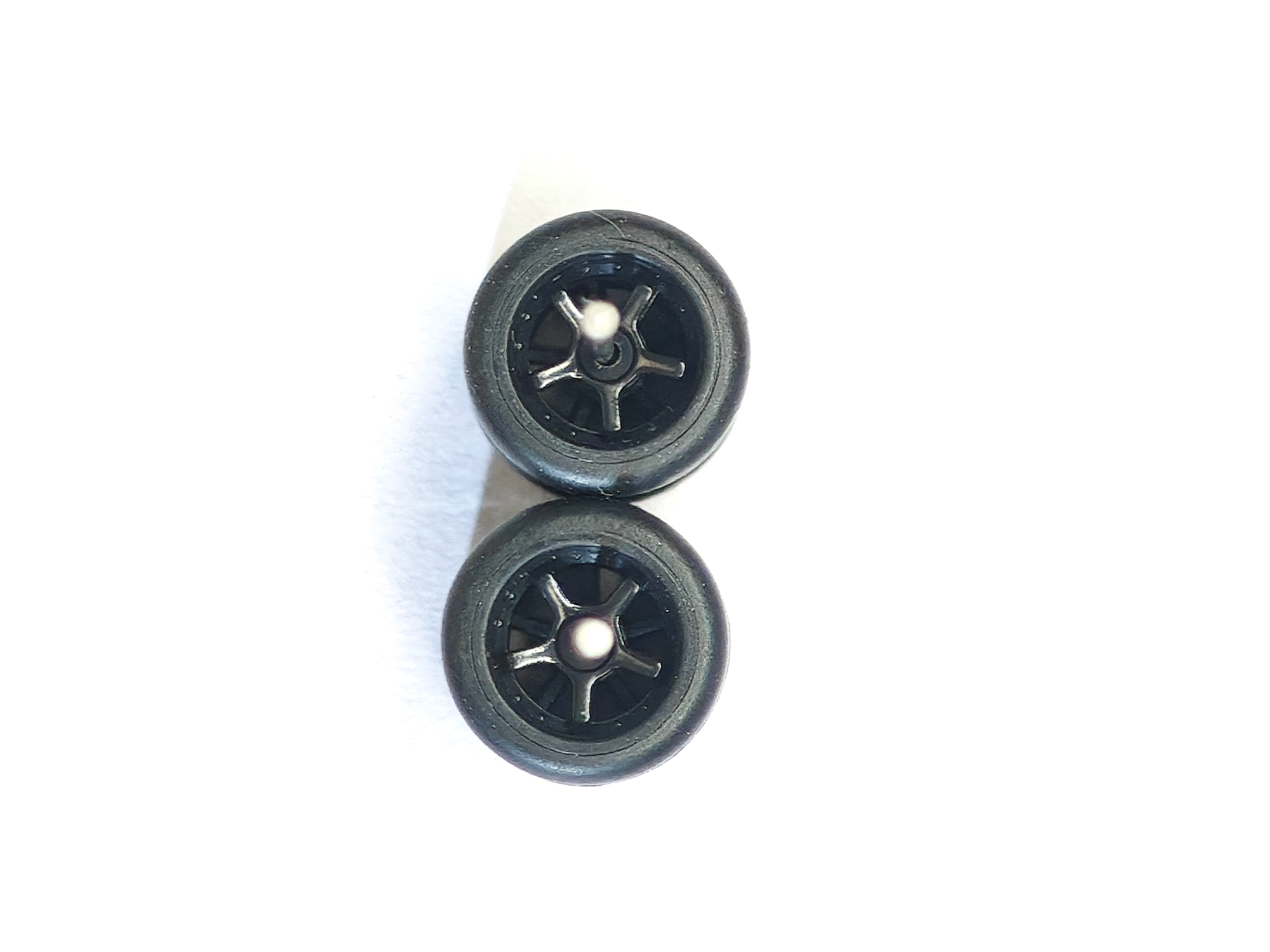 Ruedas de Goma basicas 5 rayos negra