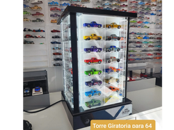 Expositor tipo torre Giratoria para 64 autos
