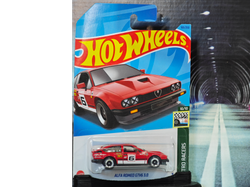 Alfa Romeo GTV6 3.0 rojo