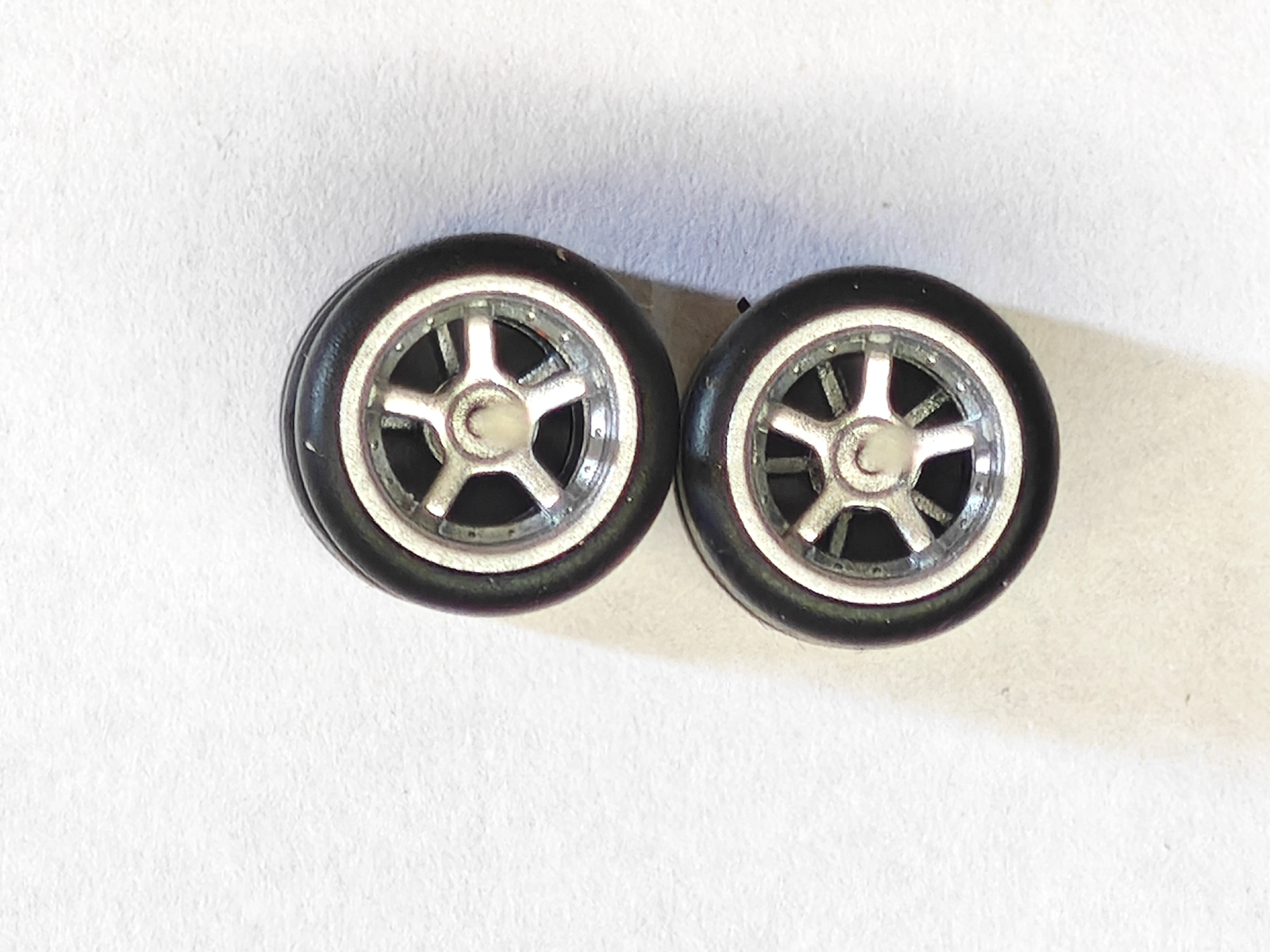 Ruedas de Goma basicas 5 rayos gris